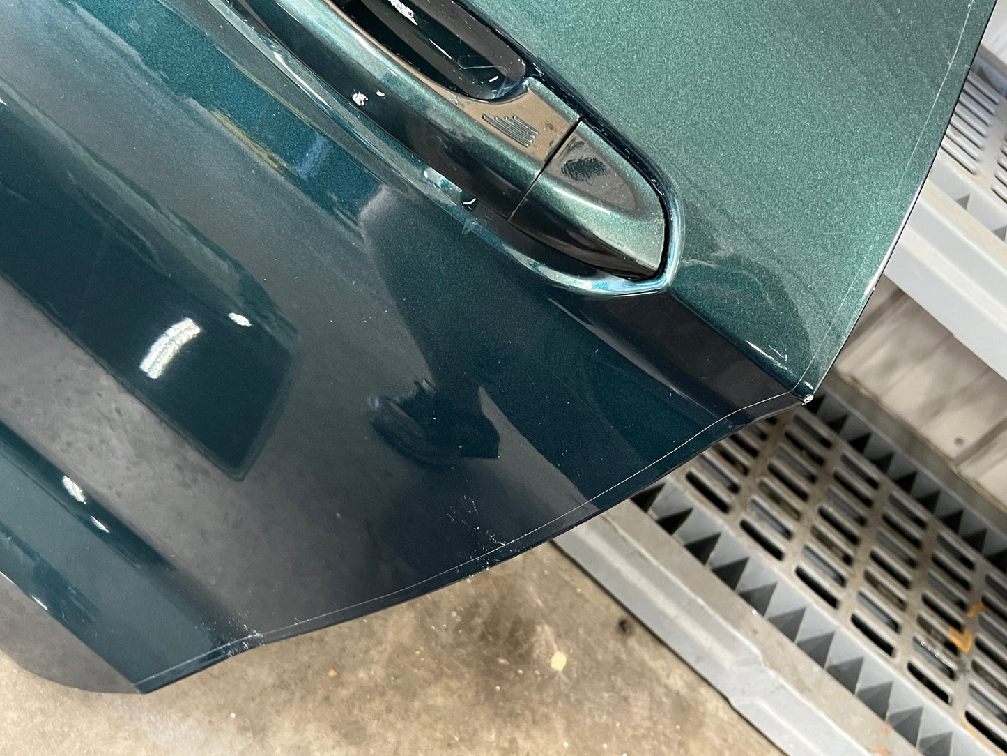 2015-2021 Ford Mustang GT GT500 LH Driver Side Door Complete w/Glass Green B5