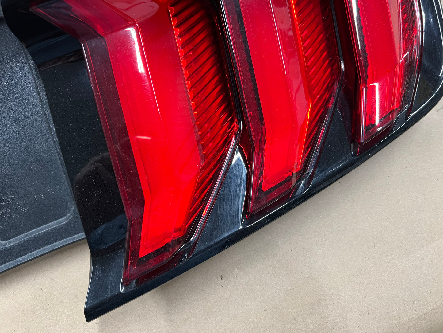 2018-2023 Ford Mustang GT V6 EcoBoost Tail Light RH Passenger Side LED