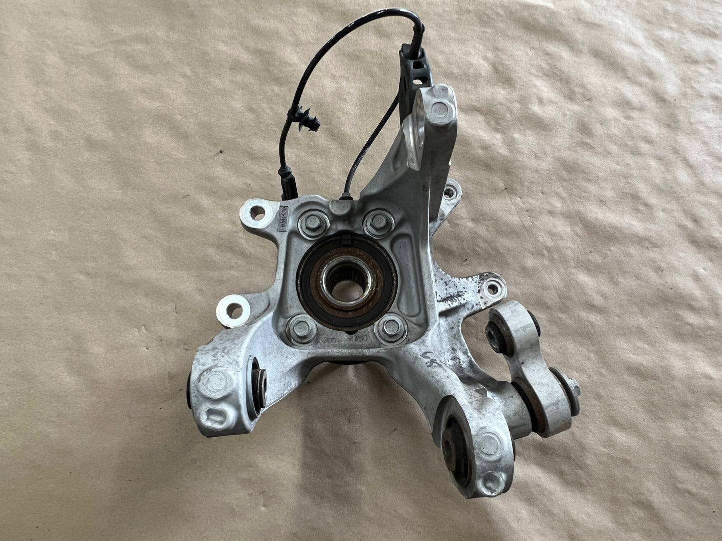 2020-2022 Ford Mustang GT500 LH Driver Side Rear Spindle Knuckle Hub - OEM
