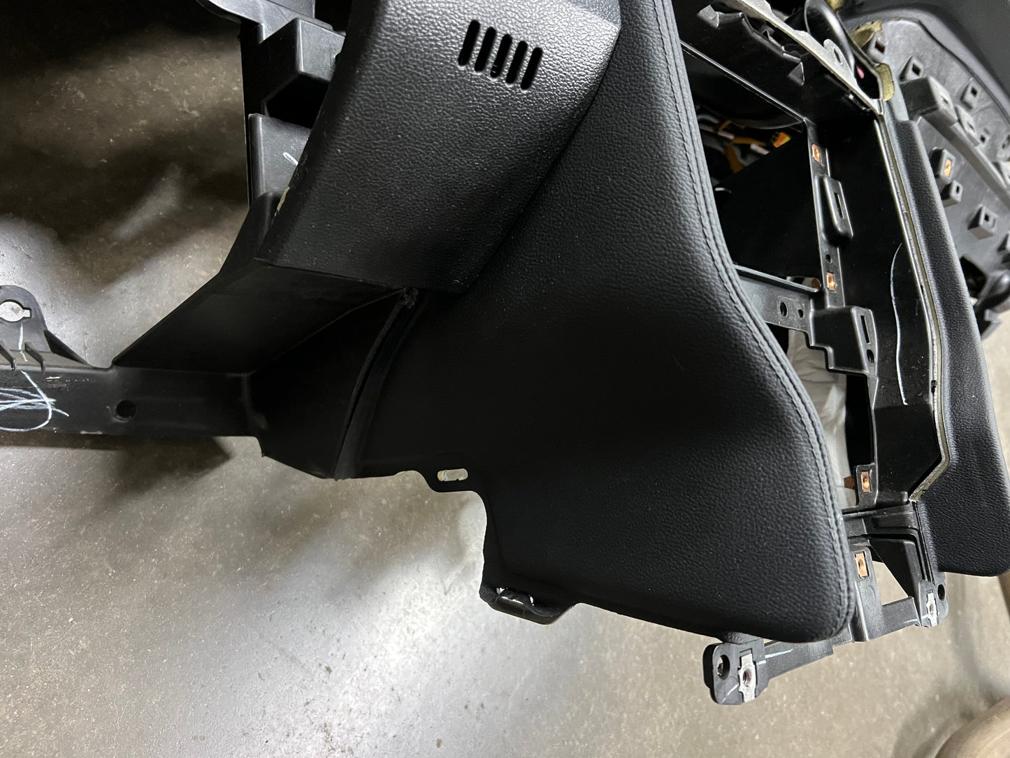 2018-2022 Ford Mustang Bullitt GT 5.0 PP1 Leather Dash Pad Frame Green Stitch